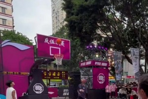 男子连续投进三分球，只因他答应了女儿，要做女儿的英雄...